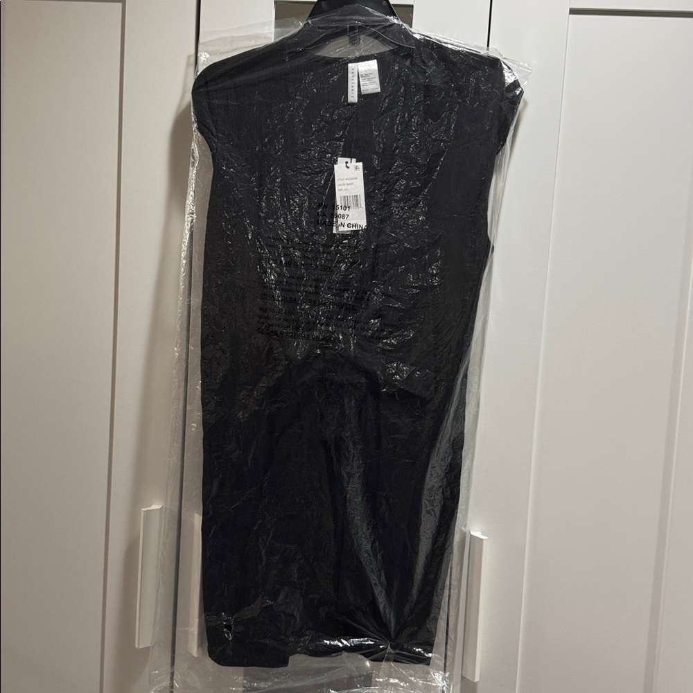 Black swim cover up - Picture 3 of 3